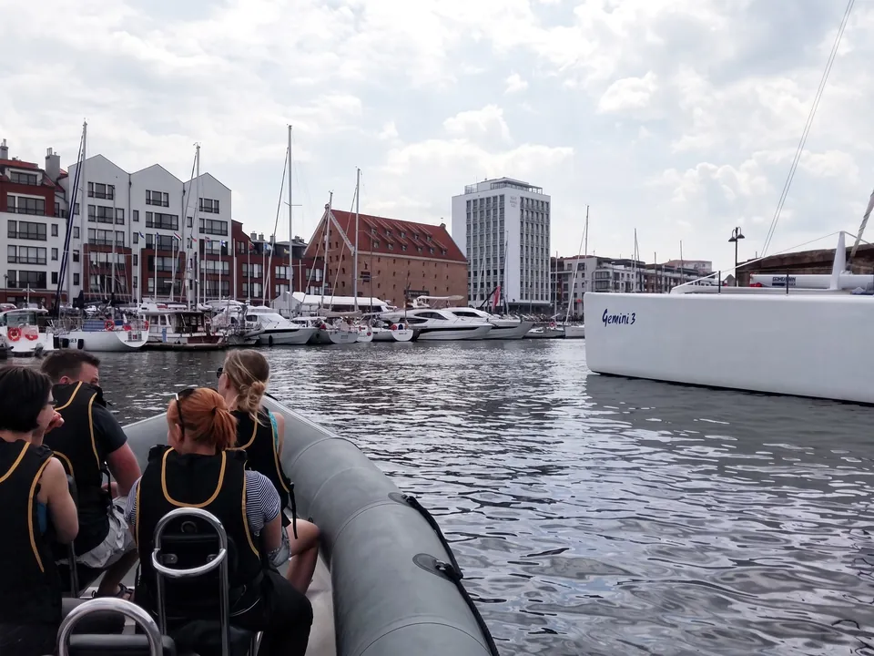 utflykt med motorbåt runt Gdańsks gamla stad