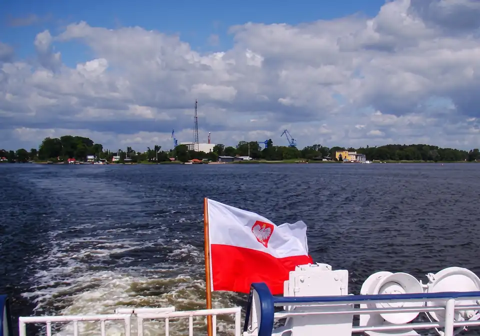 Wisła Śmiała och Wisła Martwa från en ribbåt